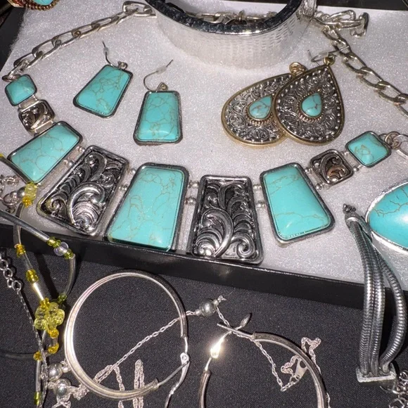 Turquoise and Silver Jewelry Set - Picture 3 of 3